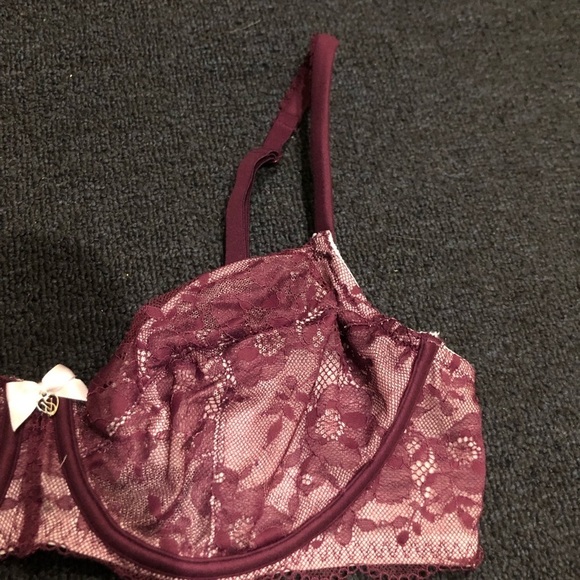 Victoria’s Secret No Padded Cream & Purple Floral Laced Bra Size 38C - Picture 4 of 8